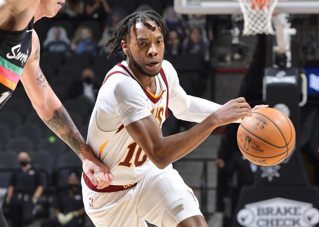 持女足的发 持女足的发