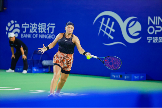 滑雪运动的 滑雪运动的