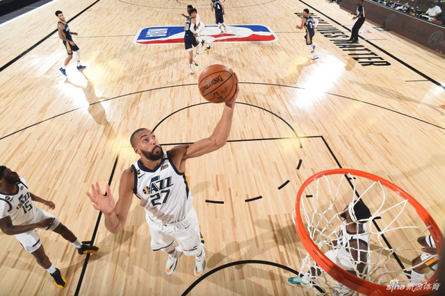 出了一副 出了一副