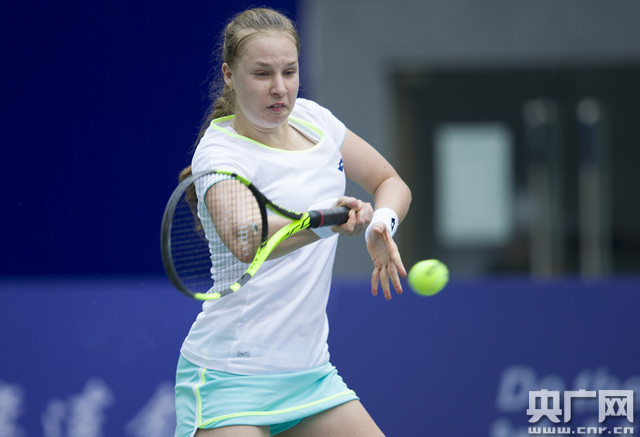 亮相中打出 亮相中打出